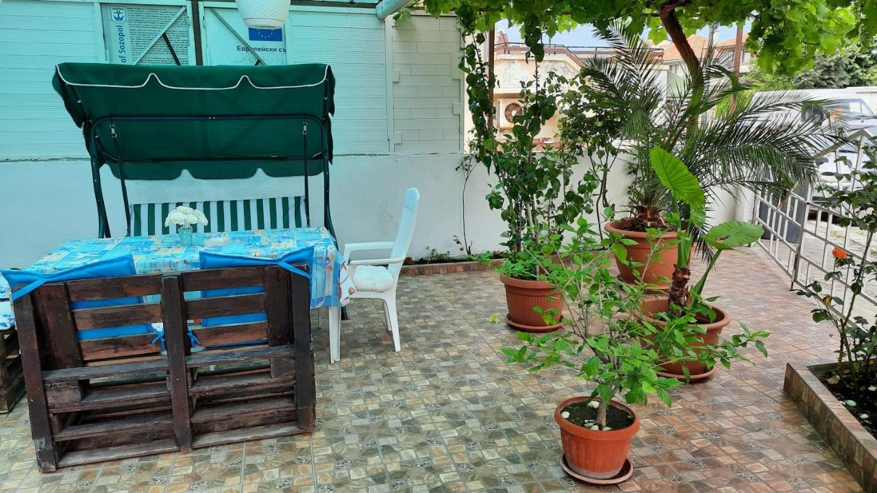 Guest House Zora ソゾポル エクステリア 写真